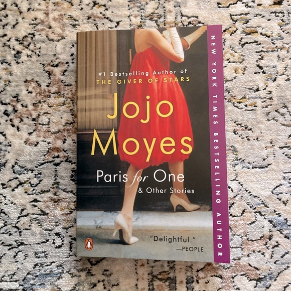 Jojo Moyes - Paris For One And Other Stories Paperback Novel - like new - Picture 1 of 2